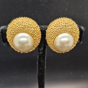 Crown Trifari Faux Pearl, Gold-tone, Clip-on, Textured Vintage Earrings 1 In